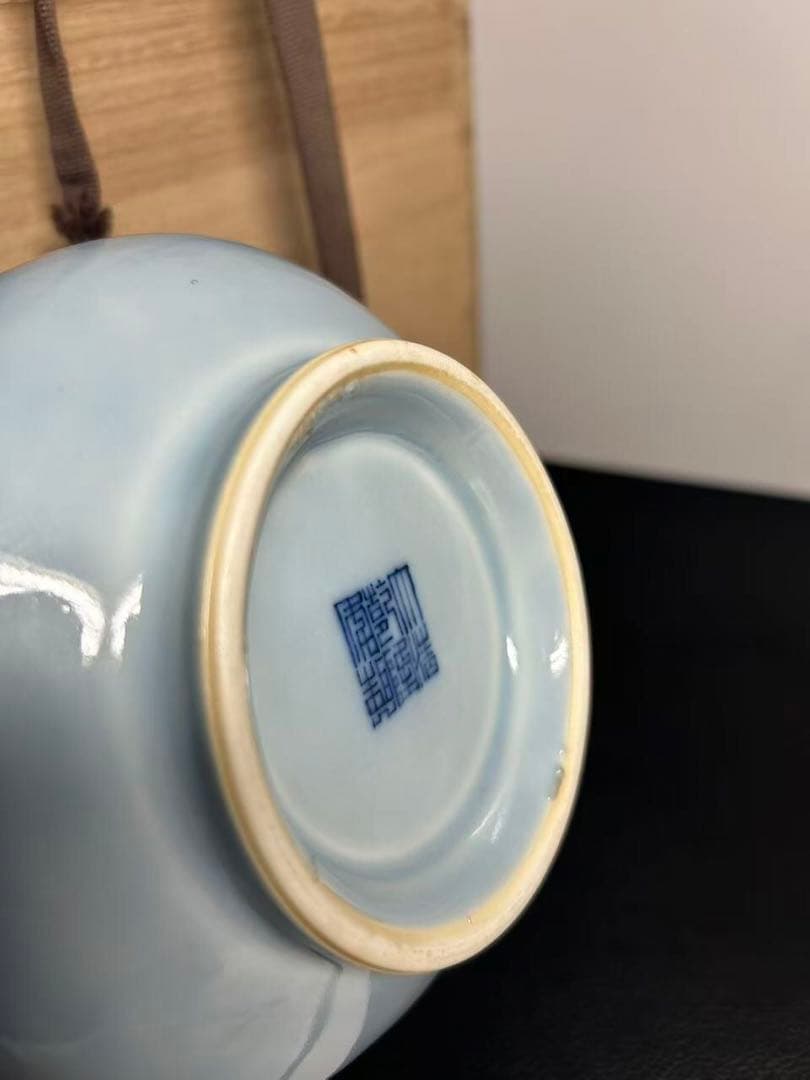 中国美術　大清乾隆年製銘　天青釉花瓶　 花器 時代物　ヒビ割れ有り　 唐物 花瓶