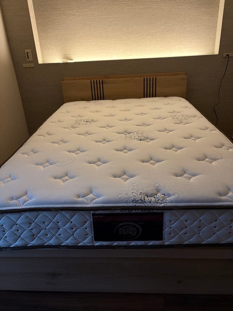 【あいこ】Serta セミダブル スプリングマットレス　ベッドフレーム