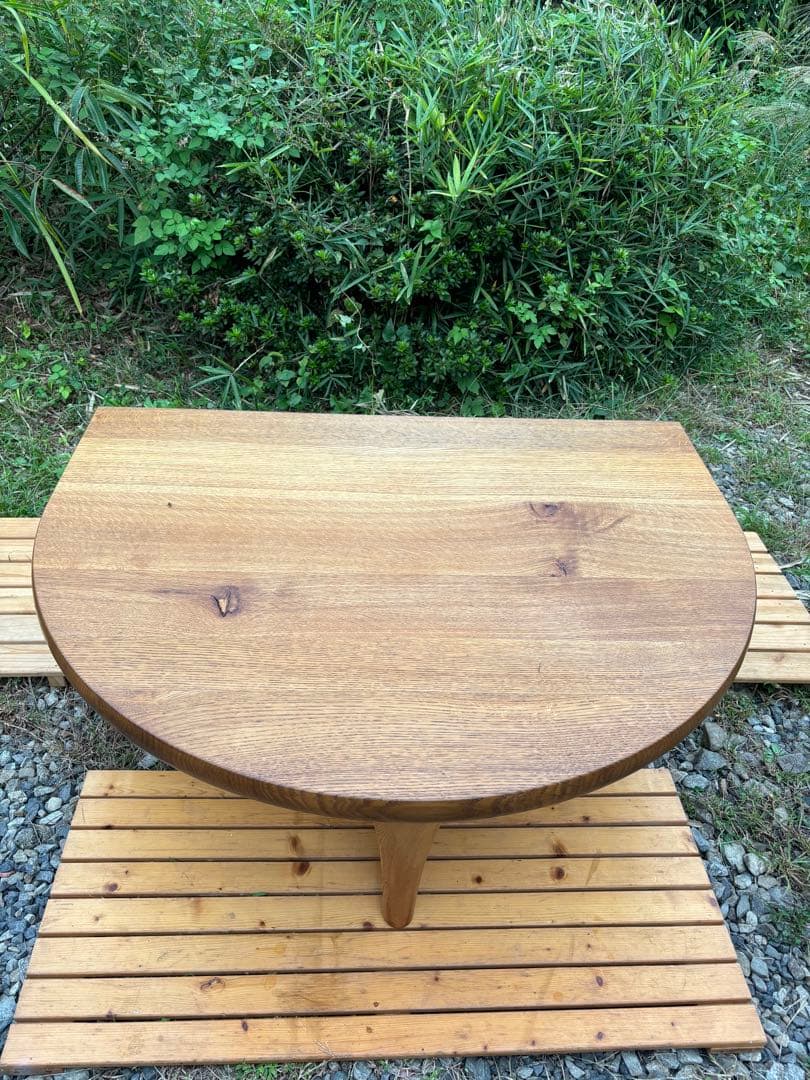 飛騨産業 キツツキ 森のことば オーク無垢材 節入り 半円形リビングローテーブル