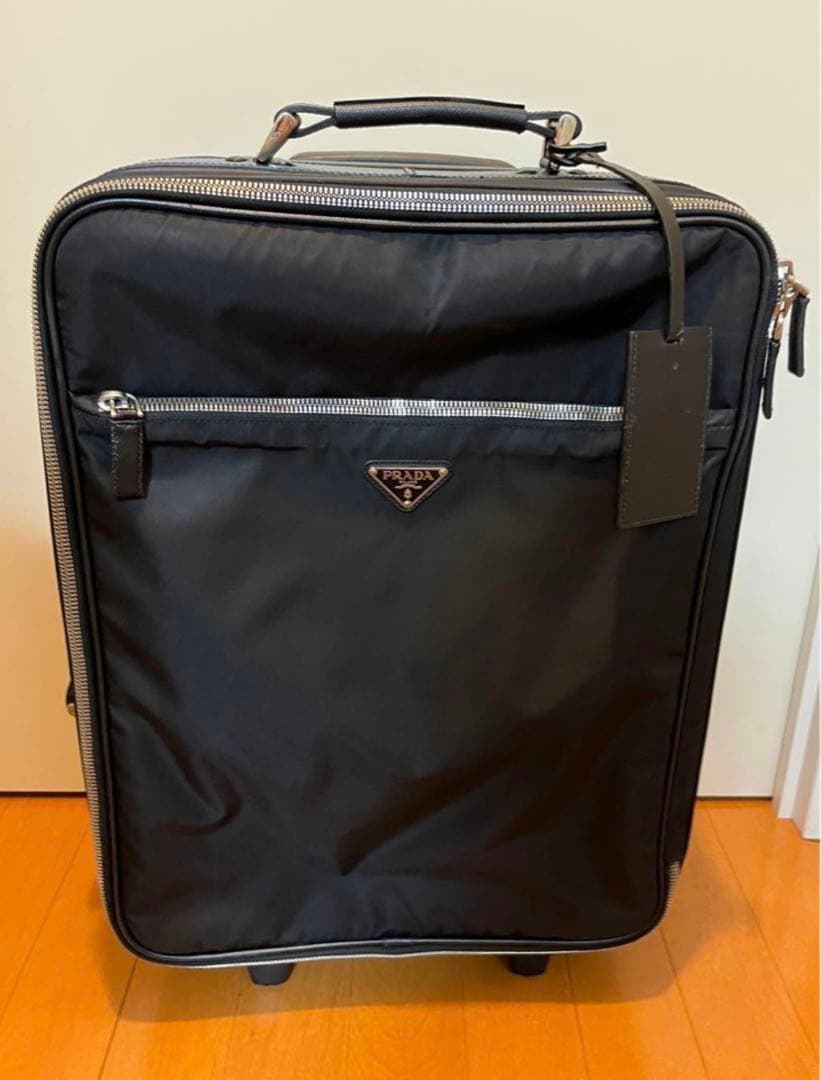プラダ　キャリーケース
