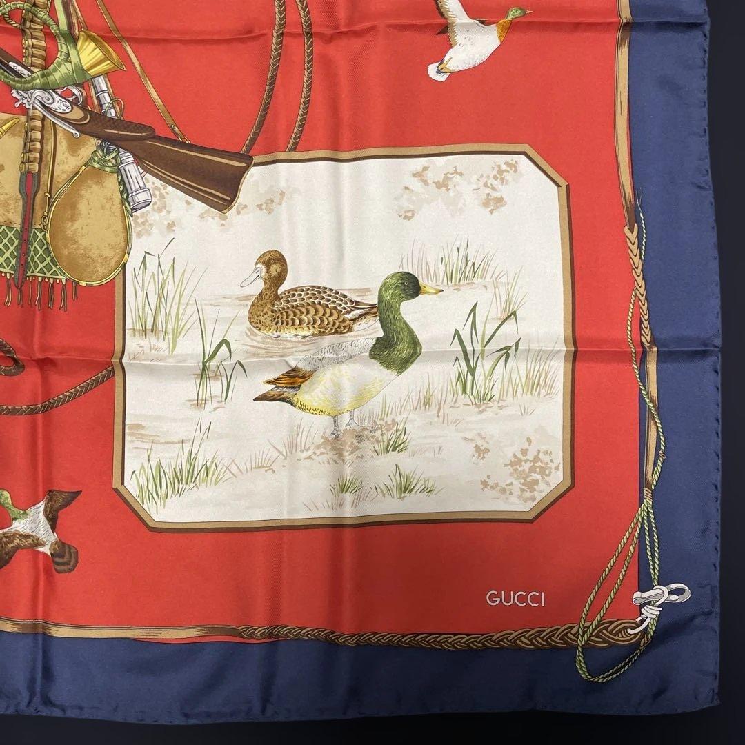 GUCCI スカーフ　♡ハンターと水鳥♡ シルク100%