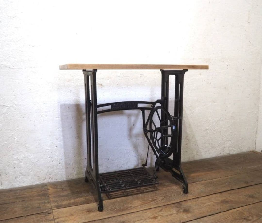 1063　黒ペンキのミシンテーブル　デスク　古家具　レトロ　リメイク　ビンテージ