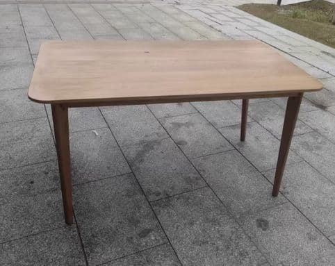 木製長方形テーブル