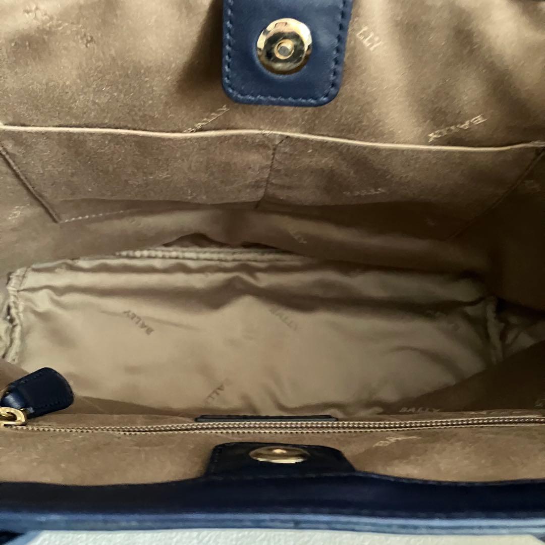 BALLY バリー トートバッグ A4収納 レザー　ビジネス　肩掛け　チャーム