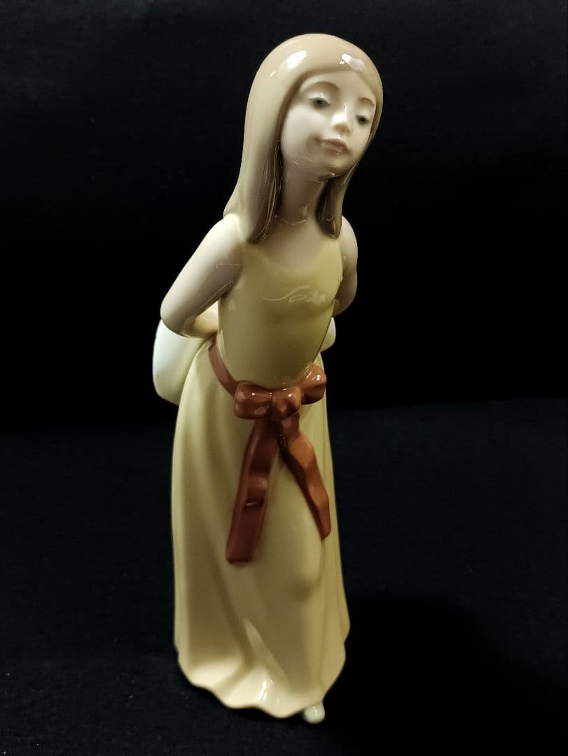 【美品】リヤドロ いたずらな少女 フィギュリン 陶器人形 置物