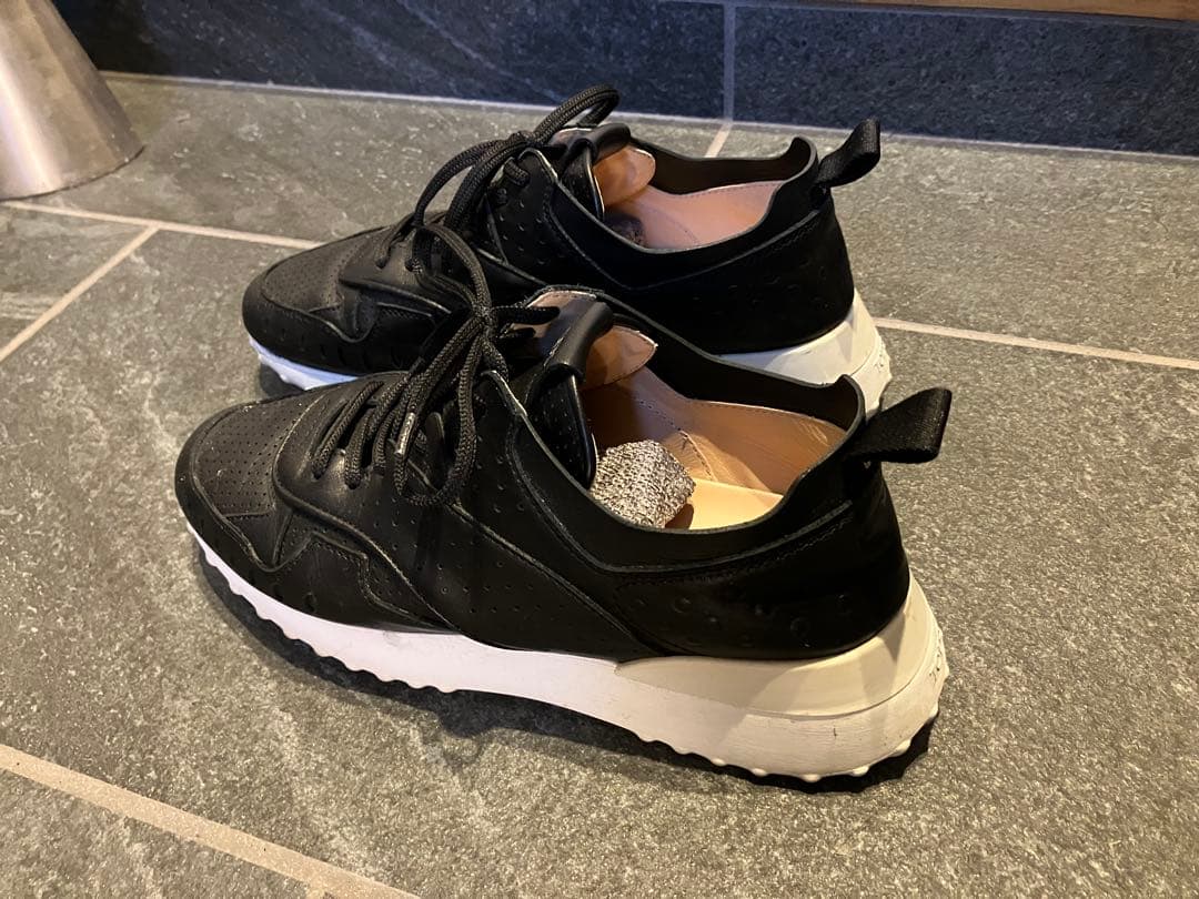 トッズ　スニーカー