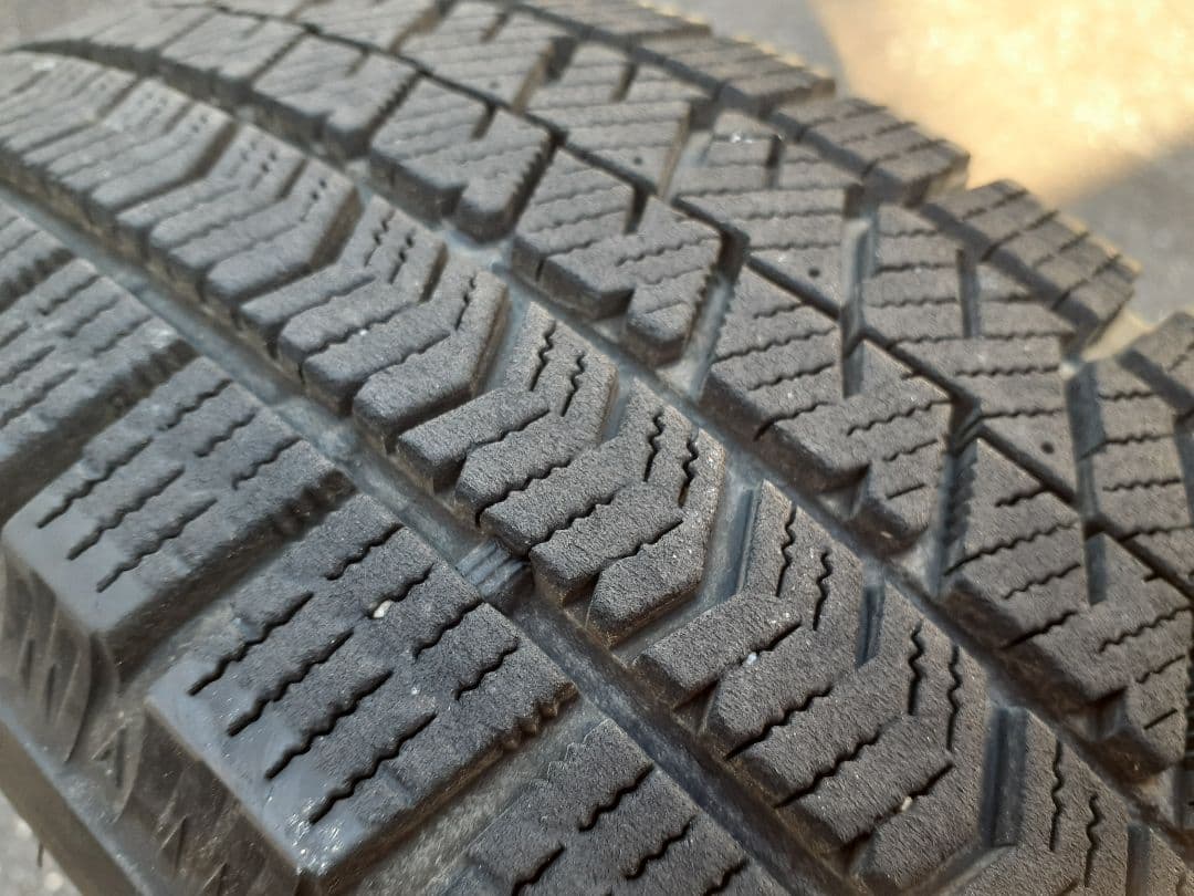 21年29週　ブリヂストンスタッドレスタイヤ 　155/65R14インチ　４本