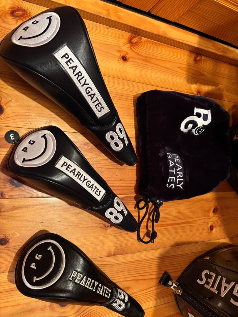 正真正銘　正規品　PEARLY GATES キャディバッグ・ヘッドカバーセット