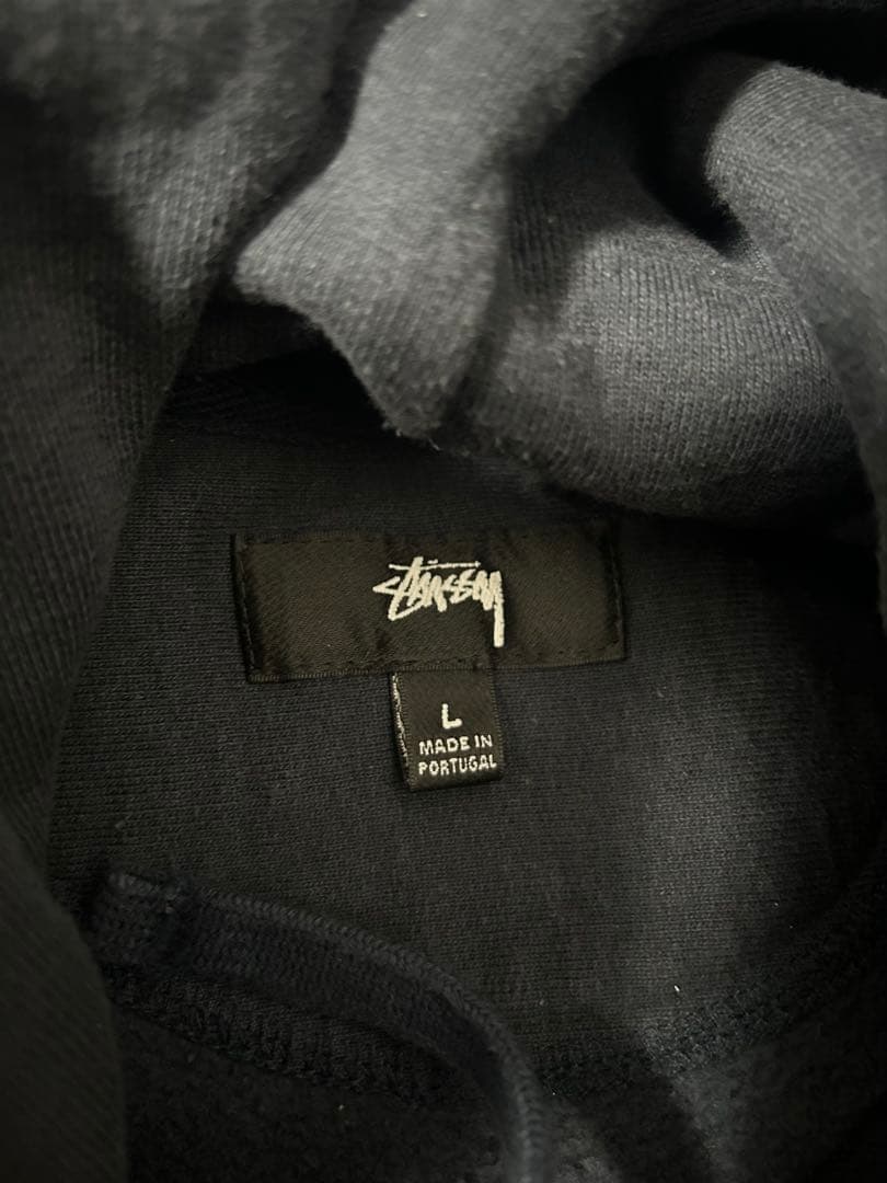 stussy contrast stitch label パーカー　ネイビー