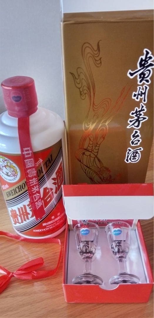 貴州茅台酒　MOUTAI マオタイ　500ml 天女ラベル　ミニグラス付き