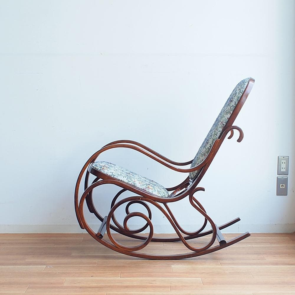 ビンテージ 曲木のロッキングチェア