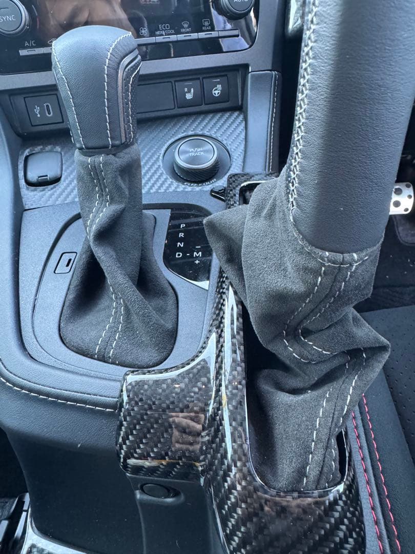 GRヤリス縦引き純正センターコンソールカバー、サイドブレーキカバー、ブーツ3点