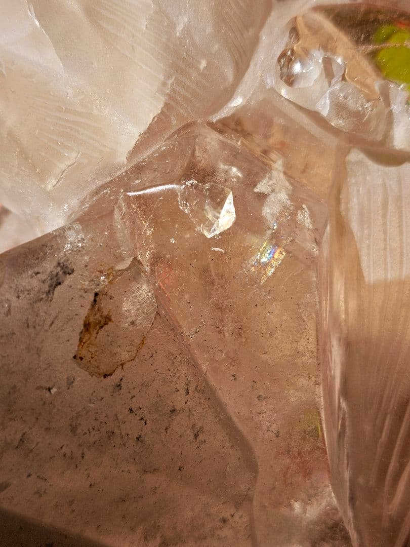 超巨大‼️虹入り✡️マニカラン産 龍神水晶とゴールドルチル丸玉の2点セット