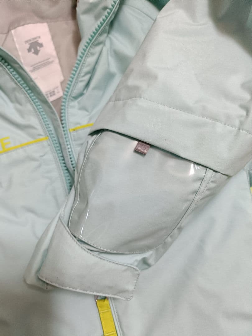 デサント　子ども用スノーウェア　130