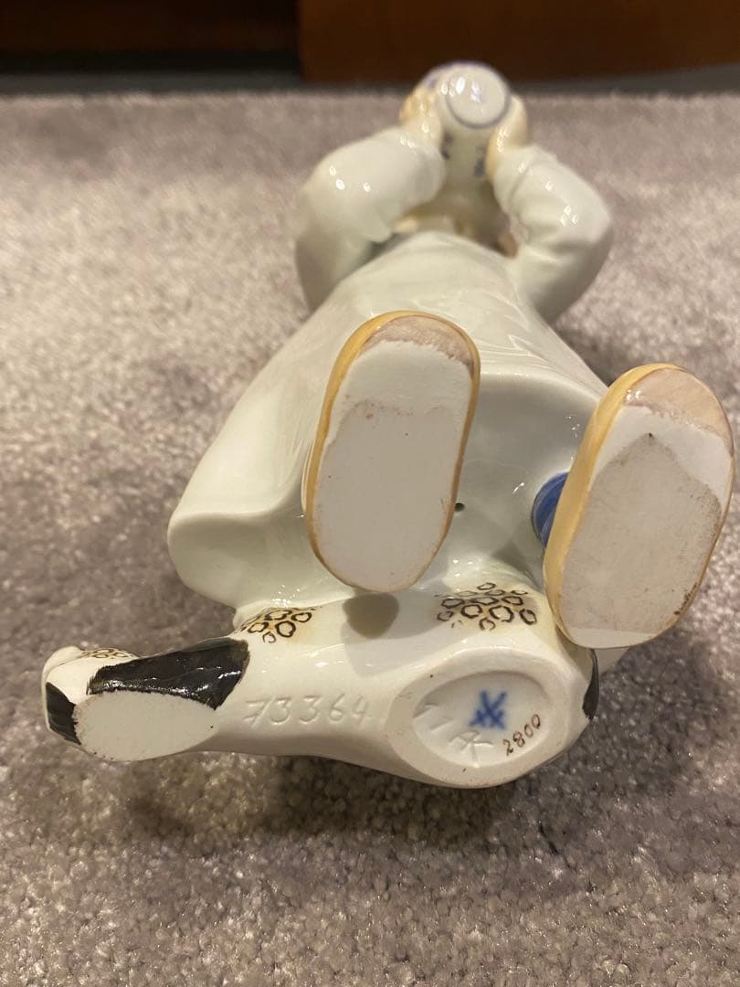 マイセン　ヘンチェル　子供　ミルクを飲む男の子　ブルーオニオン