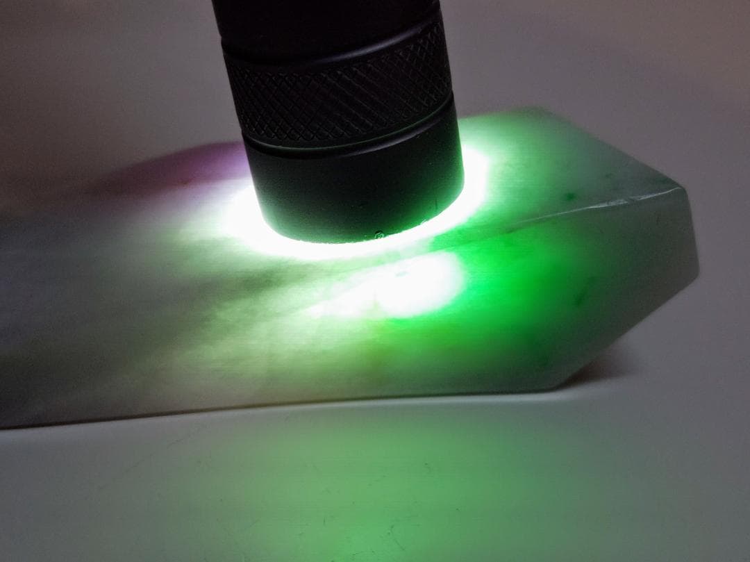 高透過・ラベ 125g 翡翠 ヒスイ 鑑賞石 原石 自然石 誕生石 鉱物 鉱石