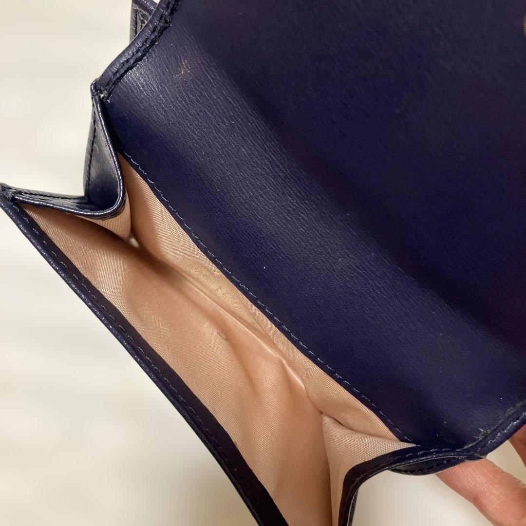 未使用に近いフェラガモ二つ折り財布