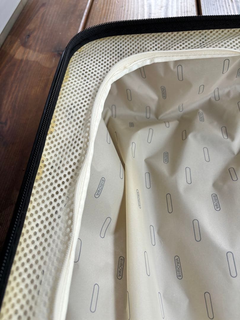 リモワ　サルサエアー　84L 4輪 スーツケース