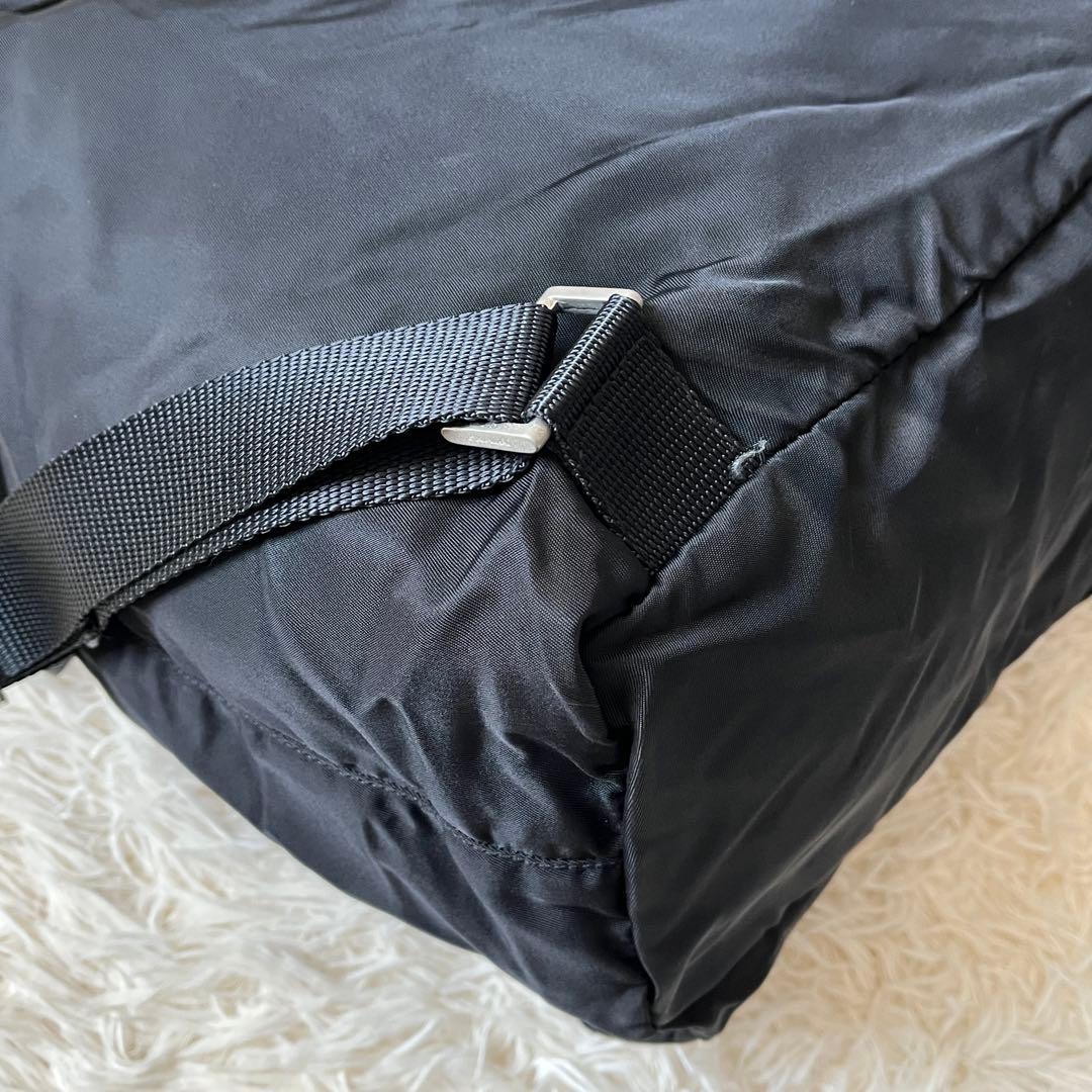 美品✨PRADAプラダ　バックパック　リュック　ナイロン　三角ロゴプレート　黒