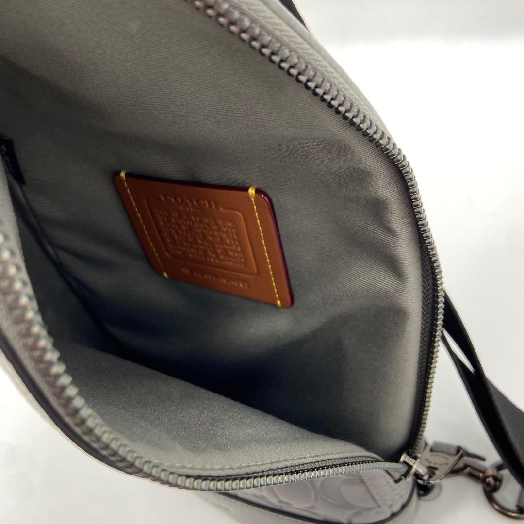 未使用級✨　コーチ ドミニク スリング パック シグネチャー レザー グレー