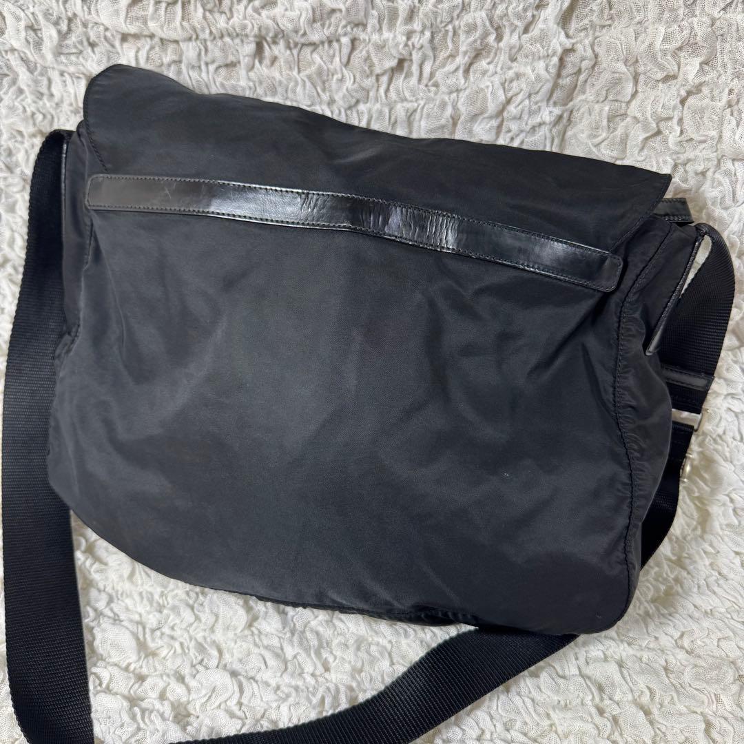 プラダ　テスートナイロン　ショルダーバッグ　メッセンジャー　ブラック　黒