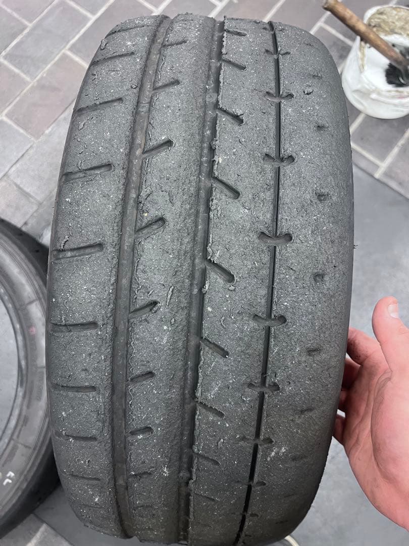 2本YOKOHAMA ADVAN A052 215/45R17