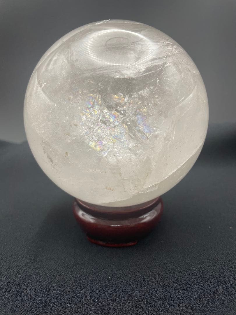 【ヒマラヤ水晶】丸玉 虹入り 約92.6㎜ 1136g 台座付き セール開催中！