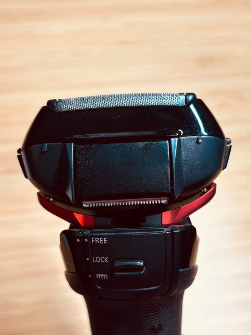 【未使用】パナソニック ラムダッシュ 3枚刃 黒 ES-LT2A-K