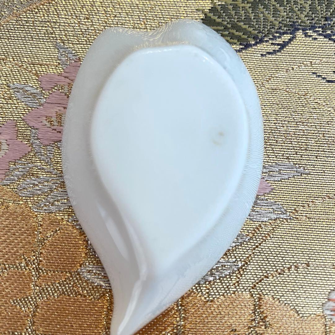 有田①藤巻製陶　青白磁　浅鉢5枚 ②変形三つ足皿5 枚③白磁　花びら型豆鉢5個