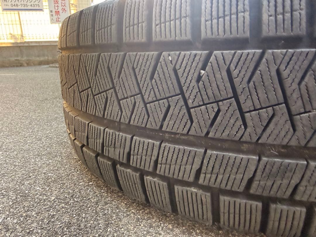 ピレリ PIRELLI 235/50r18 スタッドレス 4本 ホイール付き