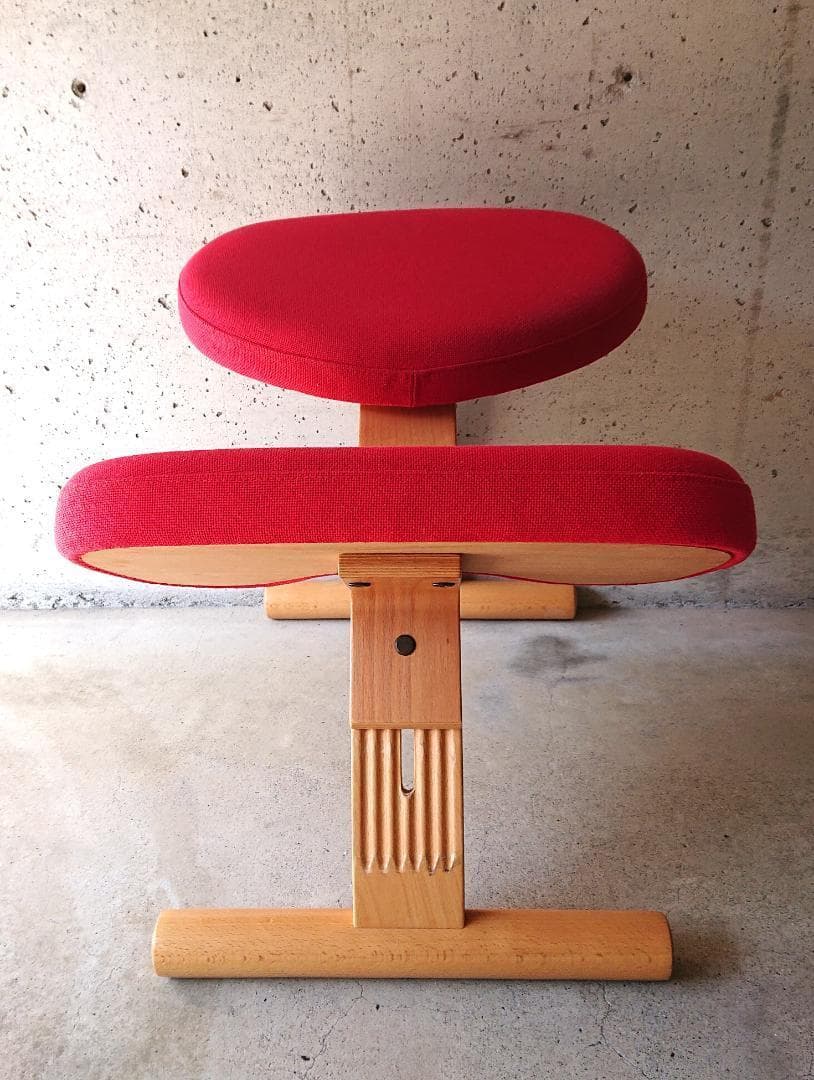 【良品】バランスチェアイージー　サカモトハウス 　レッド