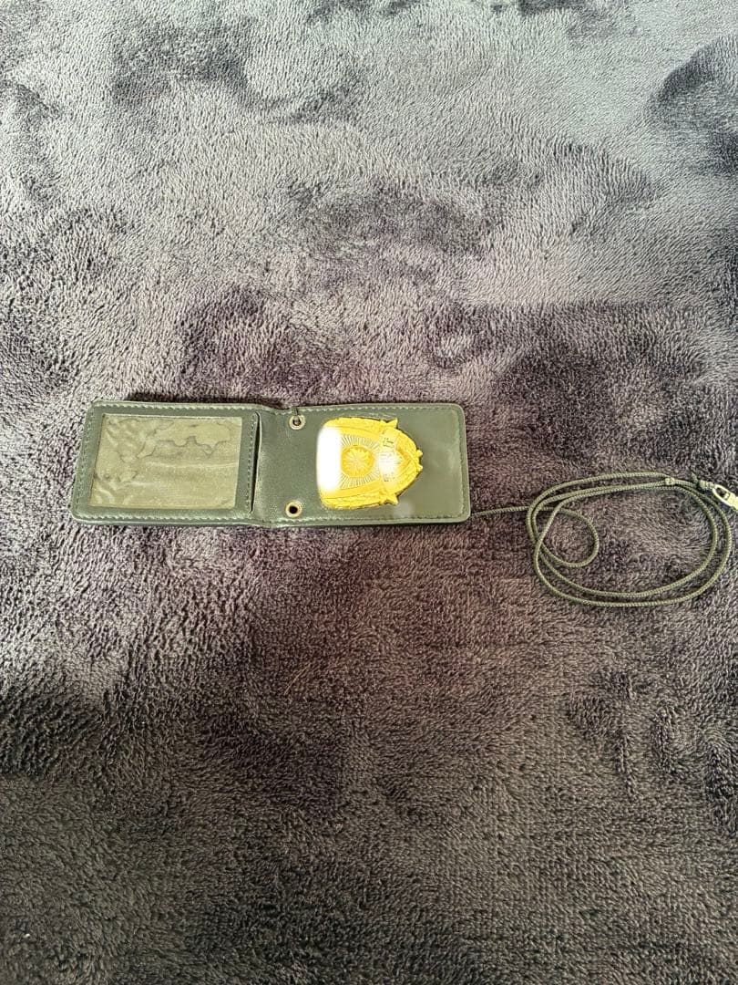 警察手帳　個人装備　撮影用