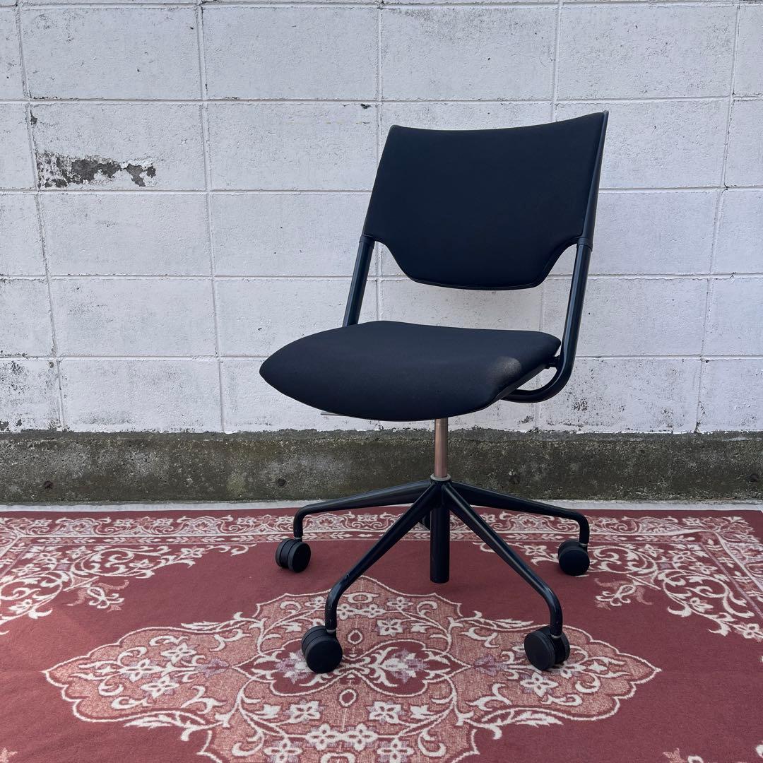 ITOKI イトーキ◾️ガス圧昇降式 デスクチェア 黒ブラック キャスター付き