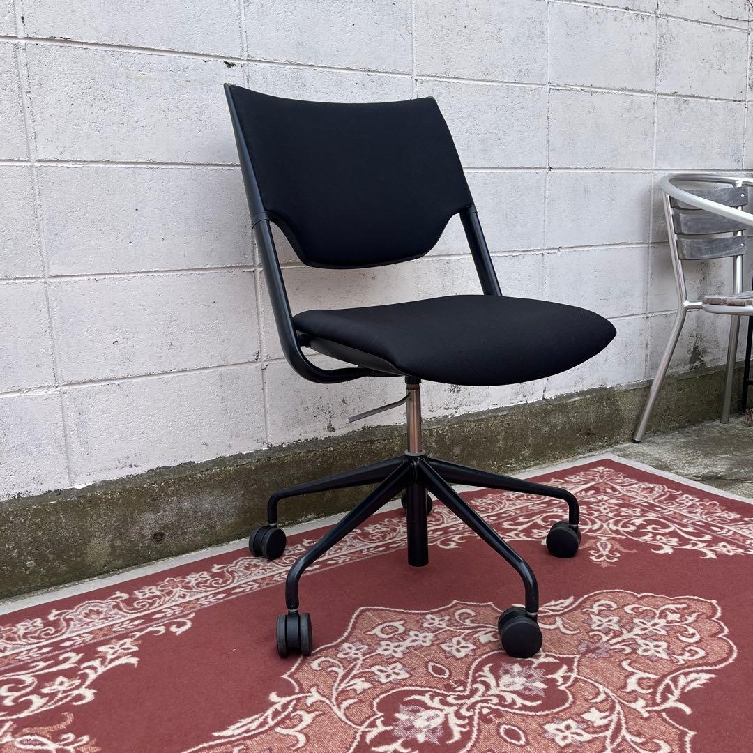 ITOKI イトーキ◾️ガス圧昇降式 デスクチェア 黒ブラック キャスター付き