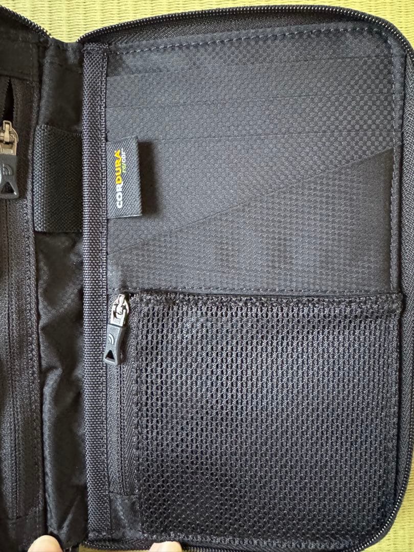 THE NORTH FACE シャトルトラベルオーガナイザー／ポーチ