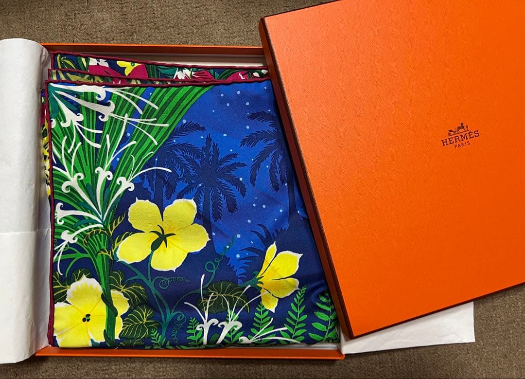 HERMES エルメス カレ90 タイガータイガー　Tiger Tiger