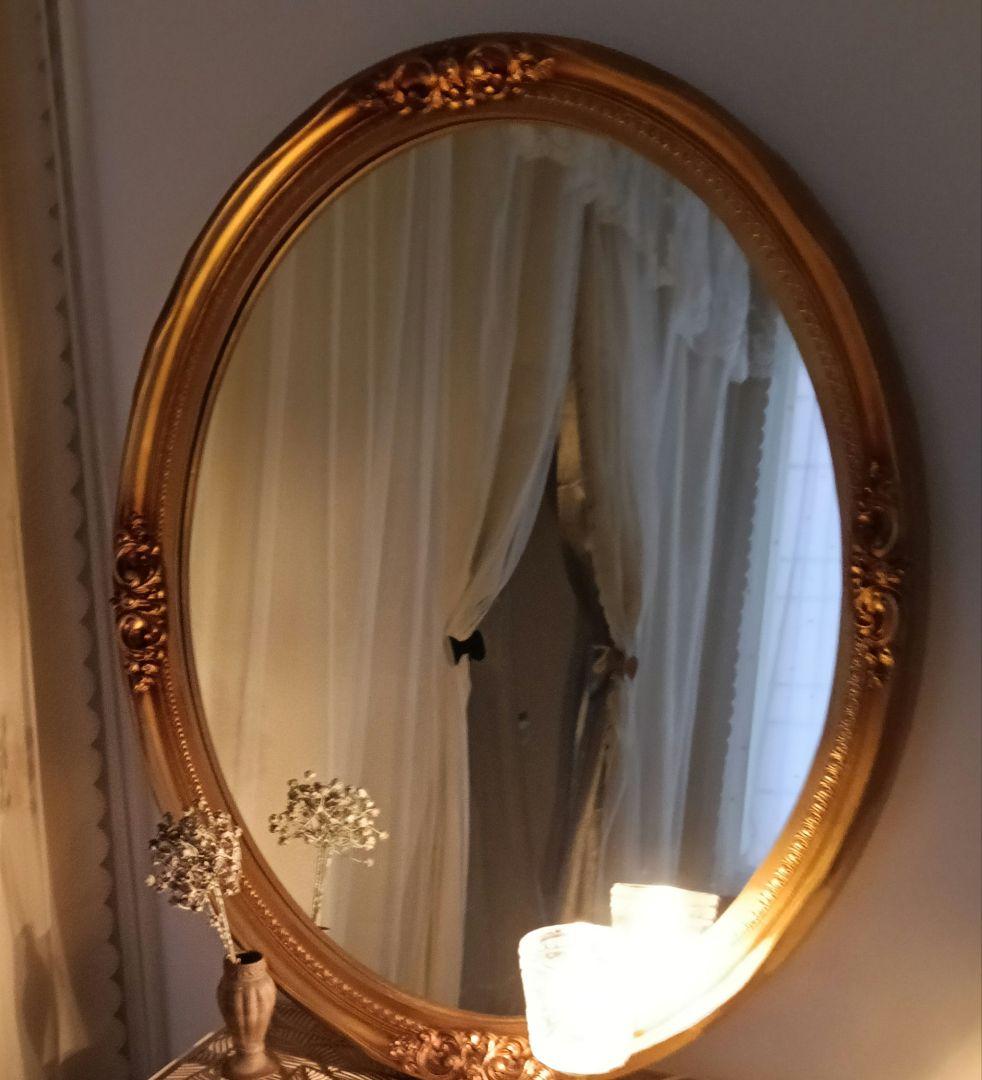 クラシックなゴールドの楕円形壁掛け鏡