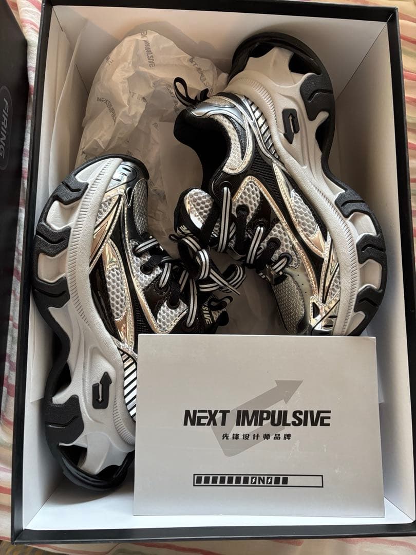 NEXT IMPULSIVE スニーカー 37