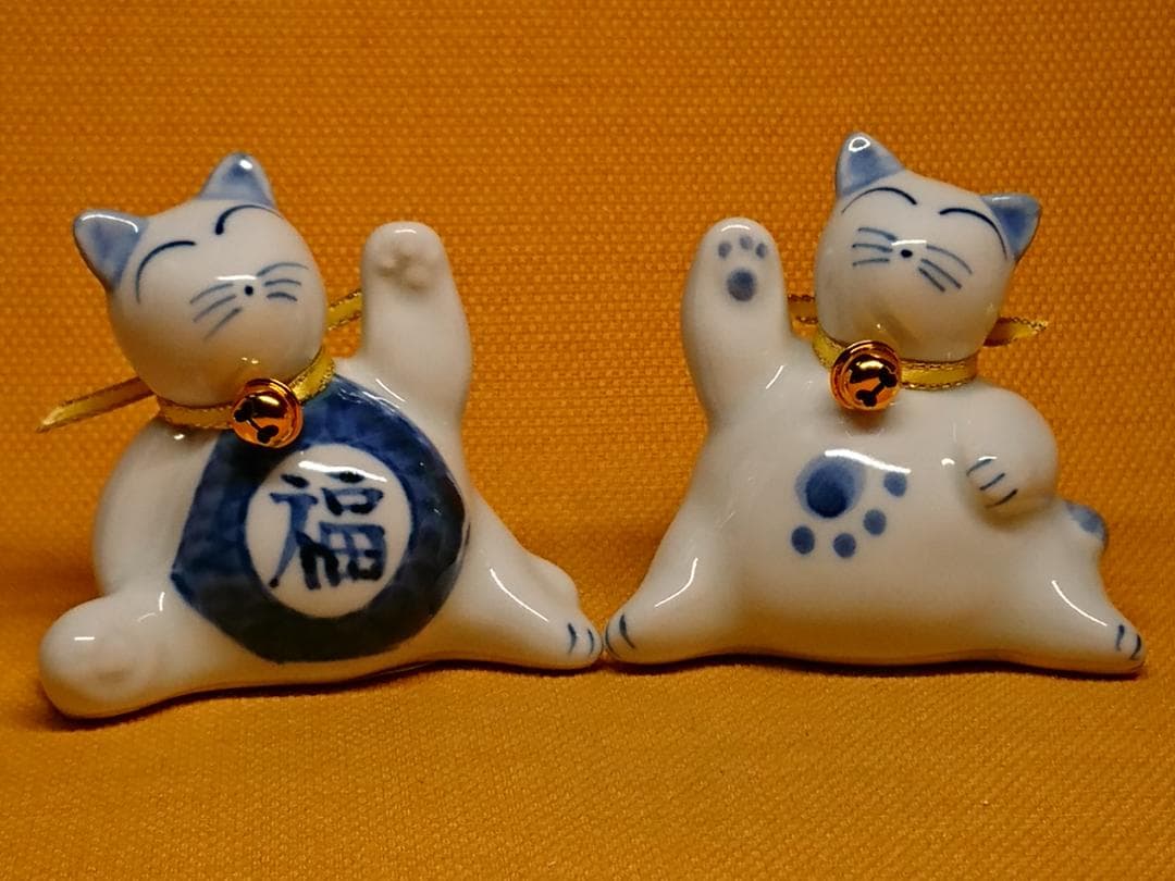 【美品】ネコ　猫　招き猫　陶器　置物　インテリア　工芸品　美術品　A1392