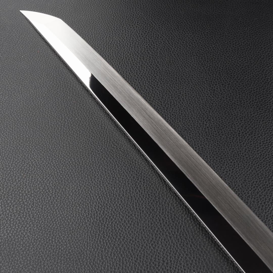 8311先丸包丁 尺一 鏡面仕上げ 刃は究極の切れ味 黒檀黒水牛角白三本巻八角柄