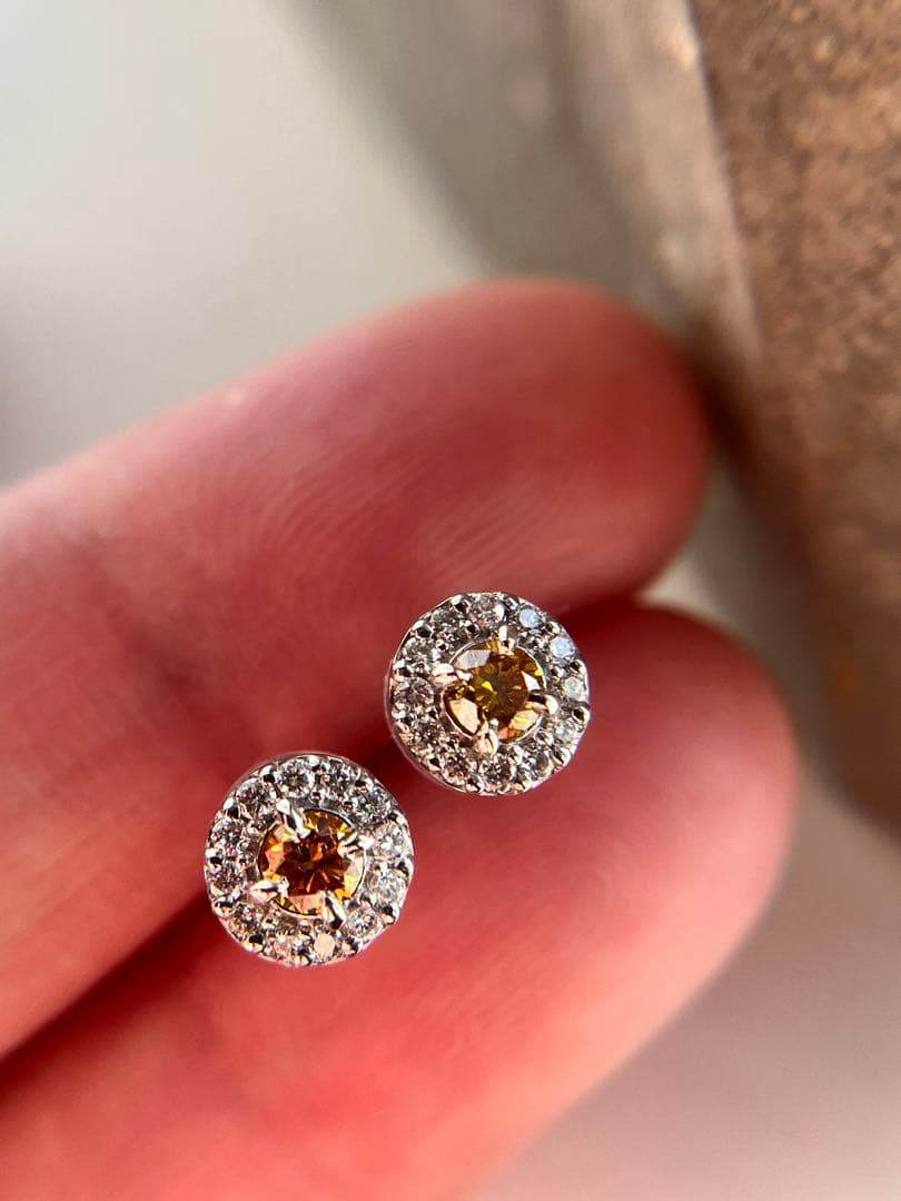 新品pt900イエローダイヤモンド0.18ctピアス