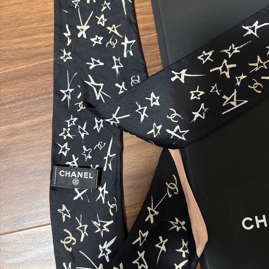 CHANEL 星柄 シルクスカーフ