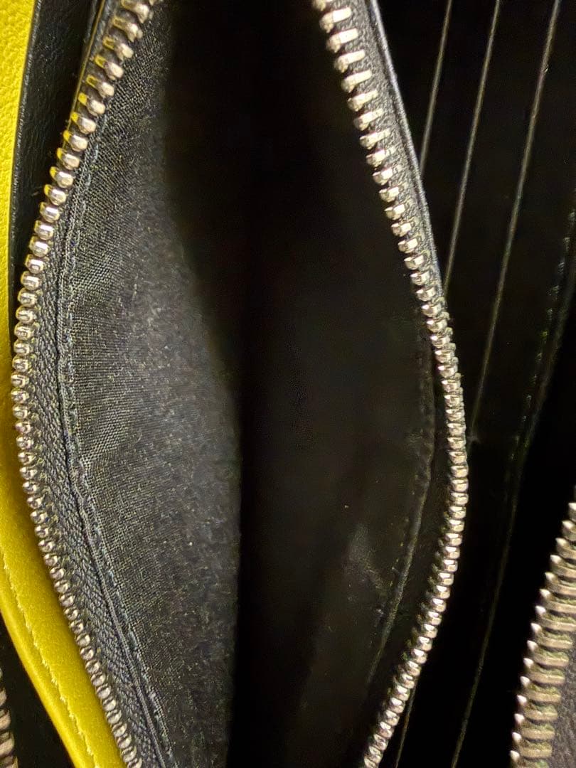 限定レア Dior 長財布 KAWSコラボ ビーレザー ロングジップ 黒【美品】