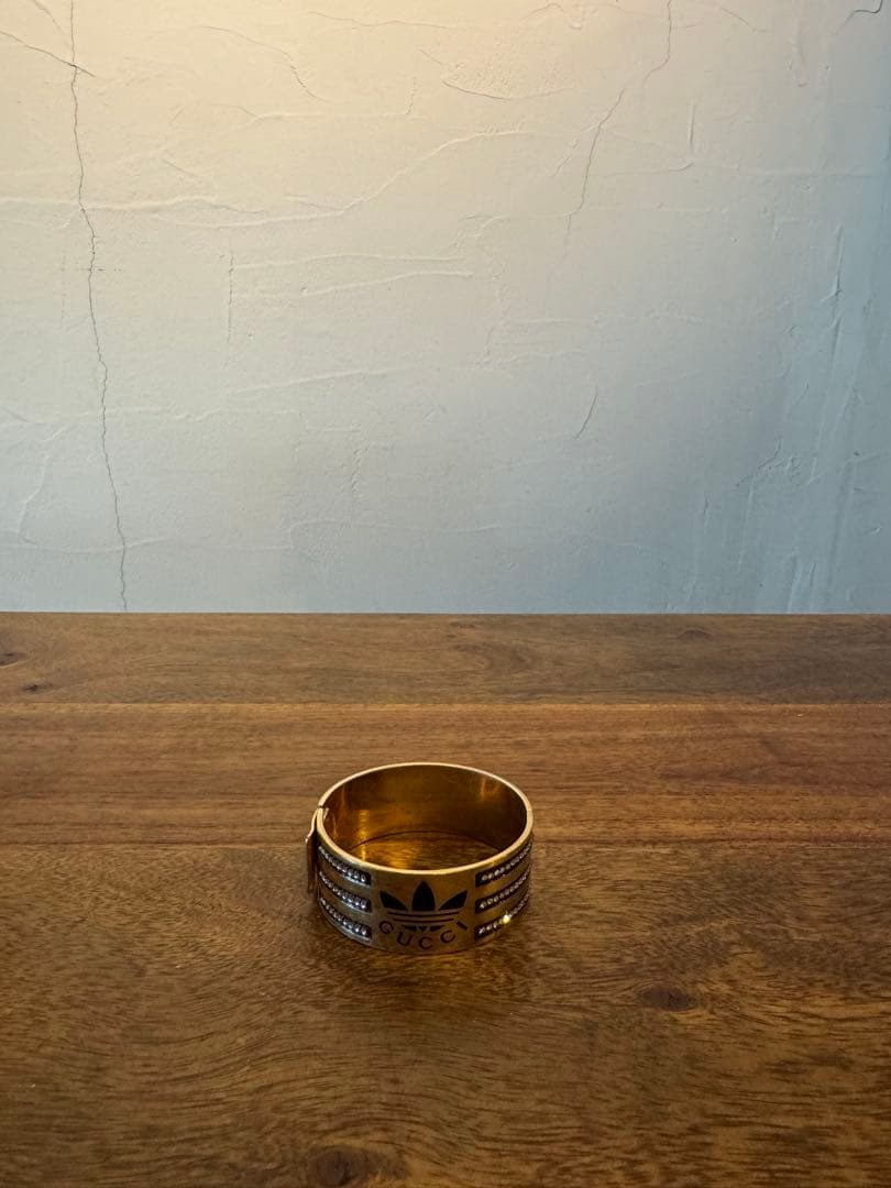 GUCCI アディダスロゴ バングル