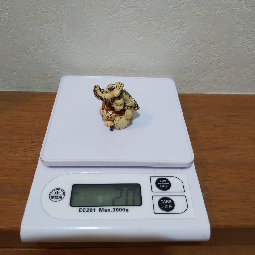 時代提げ物 彩色人物根付 天然素材 在銘【三番叟】高さ約3.9cm 重さ約20ｇ