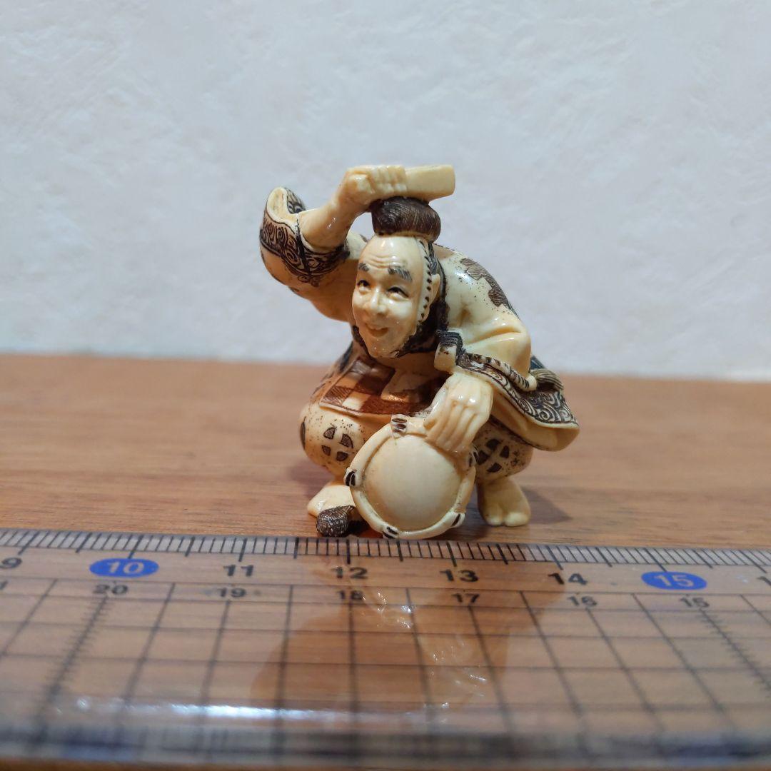 時代提げ物 彩色人物根付 天然素材 在銘【三番叟】高さ約3.9cm 重さ約20ｇ