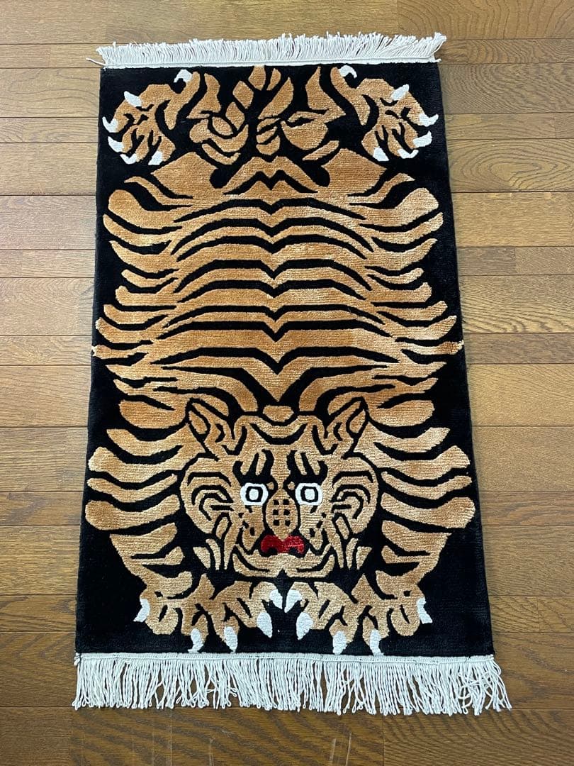 新品 本物 1点物 シルク素材 チベタンタイガーマット チベット絨毯84cm