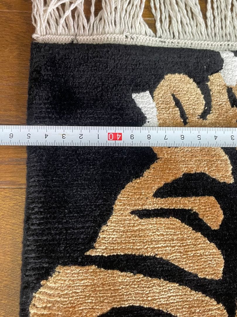 新品 本物 1点物 シルク素材 チベタンタイガーマット チベット絨毯84cm