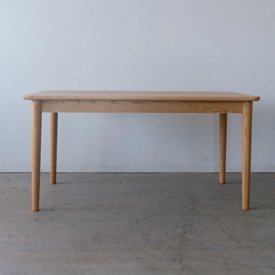 ナチュラル木製長方形ダイニングテーブル