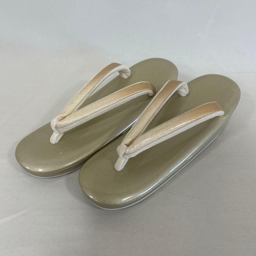 上品なくすみグリーンの牡丹と菊の振袖フルセット